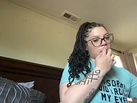 QueenNuttCollector online show from 2, 6, 2026