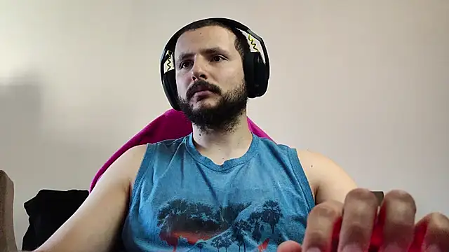 Snapshot of iurytx chatting on 22, 10, 2025 iurytx online show from 22, 10, 2025