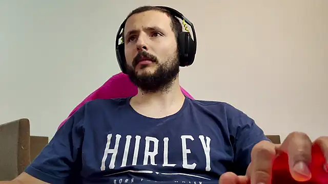 Snapshot of iurytx chatting on 31, 10, 2025 iurytx online show from 31, 10, 2025