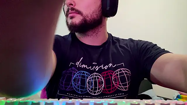 Snapshot of iurytx chatting on 26, 11, 2025 iurytx online show from 26, 11, 2025