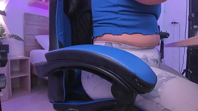 izaro22 online show from 15, 11, 2025