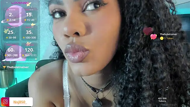 HOTBLACKANDWHITE2 online show from 16, 11, 2025