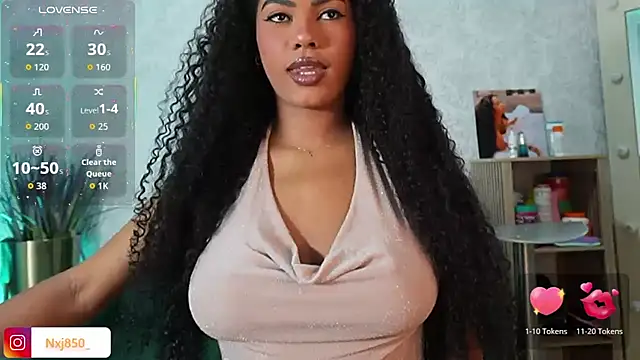 HOTBLACKANDWHITE2 online show from 28, 3, 2026