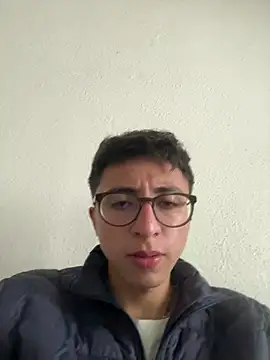Snapshot of CamiRojas_boy chatting on 20, 5, 2026 CamiRojas boy online show from 20, 5, 2026