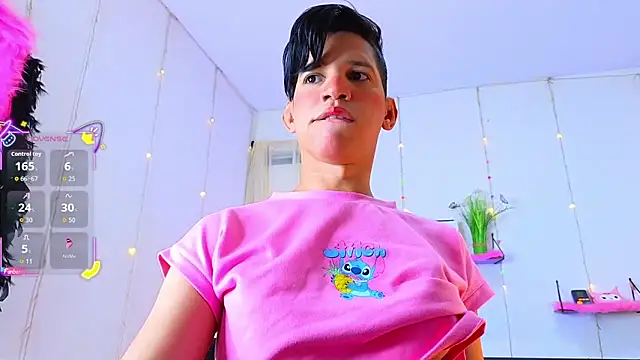 Snapshot of Ariel_Femboy_ chatting on 12, 9, 2025 Ariel Femboy online show from 12, 9, 2025