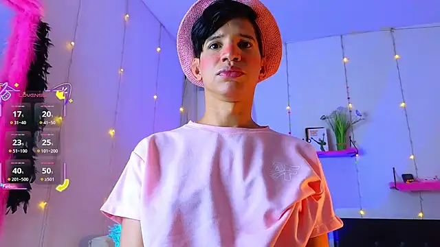 Snapshot of Ariel_Femboy_ chatting on 14, 9, 2025 Ariel Femboy online show from 14, 9, 2025