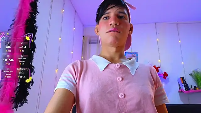 Ariel Femboy  online show from 4, 12, 2025