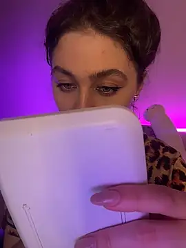 Snapshot of Your_insomniya chatting on 4, 11, 2025 Your insomniya online show from 4, 11, 2025