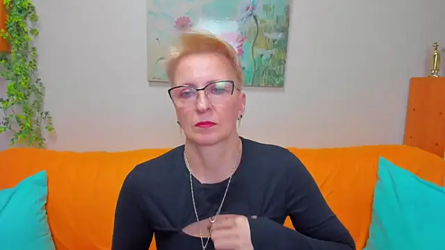 Snapshot of iamyourdream89 chatting on 3, 2, 2026 iamyourdream89 online show from 3, 2, 2026