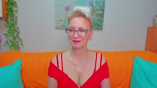 Snapshot of iamyourdream89 chatting on 4, 2, 2026 iamyourdream89 online show from 4, 2, 2026