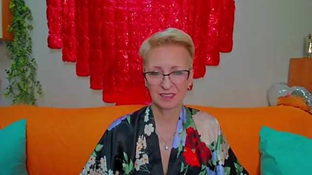 Snapshot of iamyourdream89 chatting on 13, 2, 2026 iamyourdream89 online show from 13, 2, 2026