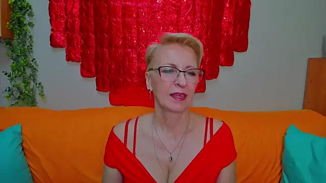 Snapshot of iamyourdream89 chatting on 3, 3, 2026 iamyourdream89 online show from 3, 3, 2026