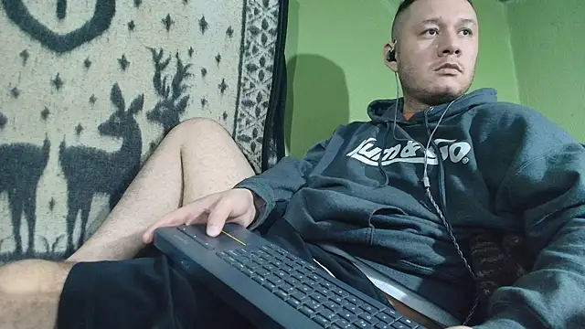 Snapshot of sweet_cock28 chatting on 4, 7, 2026 sweet cock28 online show from 4, 7, 2026