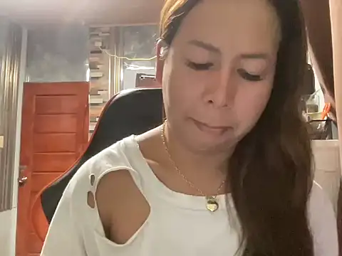 Snapshot of UrLove_Marga chatting on 10, 7, 2026 UrLove Marga online show from 10, 7, 2026