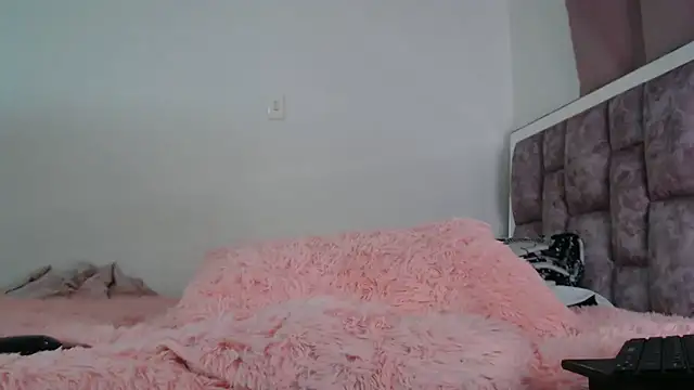 Snapshot of dolcemacca chatting on 2, 7, 2026 dolcemacca online show from 2, 7, 2026