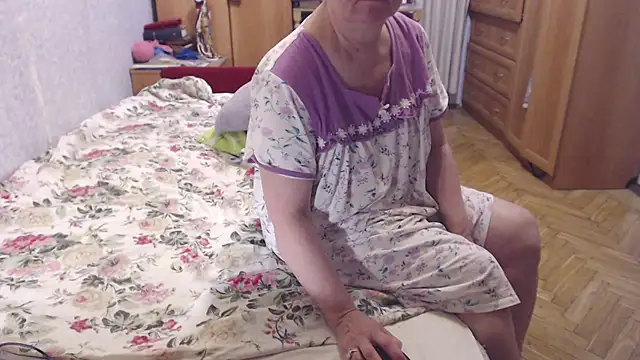 Snapshot of zarinafonliberman chatting on 15, 10, 2025 zarinafonliberman online show from 15, 10, 2025