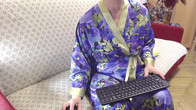 Snapshot of zarinafonliberman chatting on 8, 11, 2025 zarinafonliberman online show from 8, 11, 2025