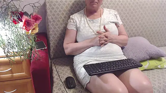 Snapshot of zarinafonliberman chatting on 17, 12, 2025 zarinafonliberman online show from 17, 12, 2025