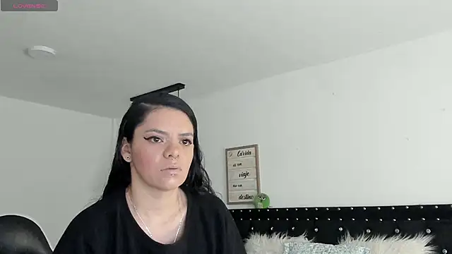 natasha logan  online show from 26, 1, 2025