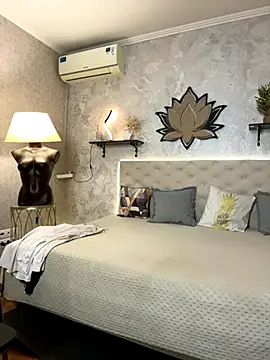 Snapshot of StripBianka chatting on 5, 12, 2025 StripBianka online show from 5, 12, 2025