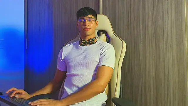 Jimmy Leeh  online show from 9, 11, 2025