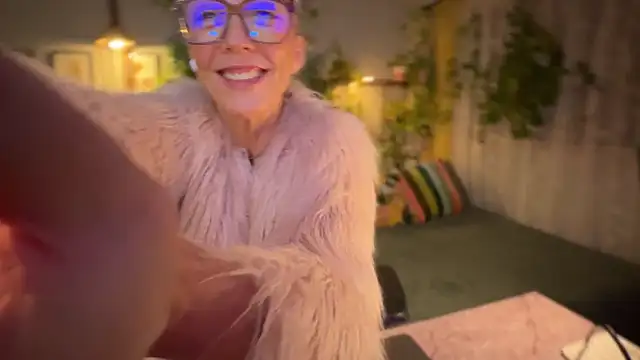 Snapshot of sunniedayz_ chatting on 21, 11, 2025 sunniedayz online show from 21, 11, 2025