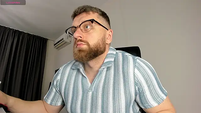 Findom guy online show from 19, 3, 2026