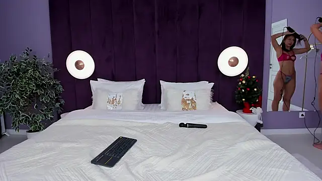 Snapshot of LilyRaisa chatting on 14, 12, 2024 LilyRaisa online show from 14, 12, 2024