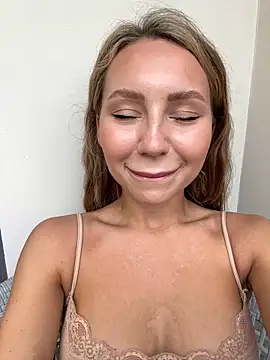 Snapshot of LilyRaisa chatting on 3, 2, 2025 LilyRaisa online show from 3, 2, 2025