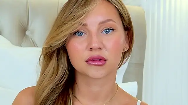 Snapshot of LilyRaisa chatting on 20, 2, 2025 LilyRaisa online show from 20, 2, 2025