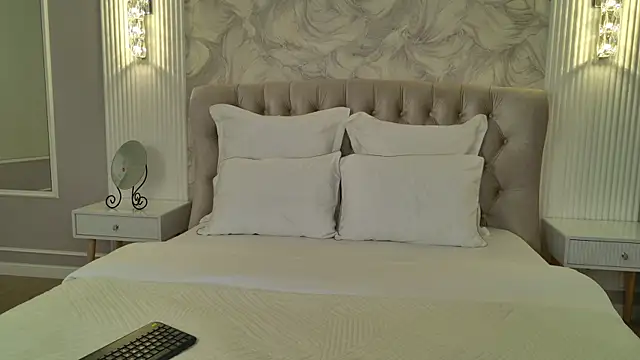 Snapshot of LilyRaisa chatting on 18, 9, 2025 LilyRaisa online show from 18, 9, 2025