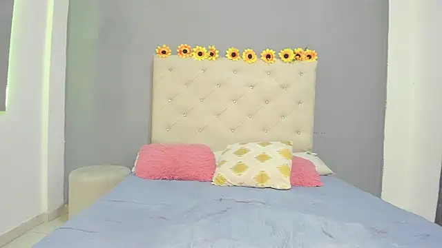 violetasimonz online show from 15, 3, 2025