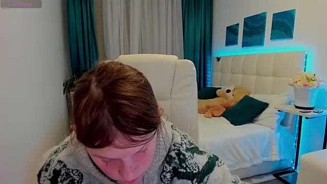 Kathlyn  Heath online show from 28, 2, 2025