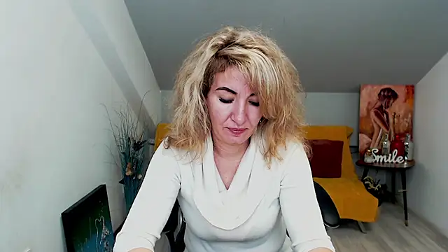 Cassandra Hotty online show from 27, 1, 2025