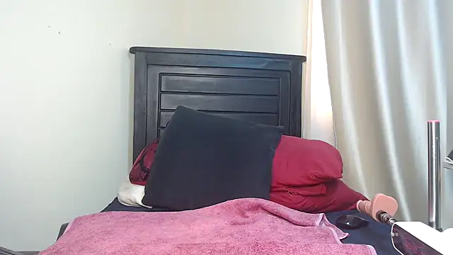 NIKKIE LOVE online show from 9, 3, 2025