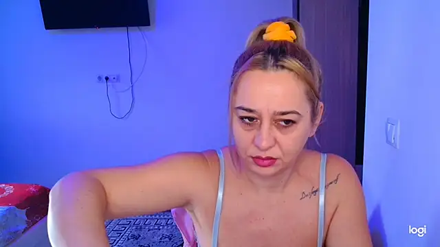 Snapshot of freyyamore1 chatting on 5, 2, 2026 freyyamore1 online show from 5, 2, 2026