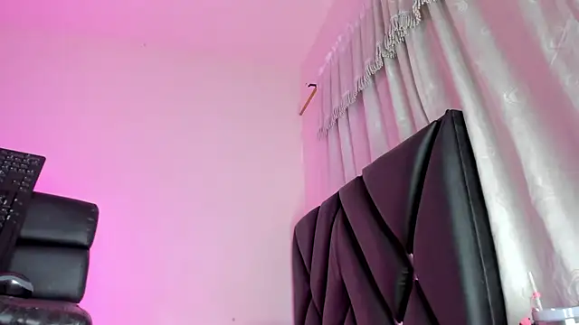 stephany doll  online show from 14, 9, 2025