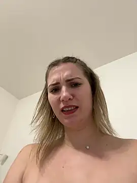 Snapshot of secretcrazy69 chatting on 12, 12, 2024 secretcrazy69 online show from 12, 12, 2024