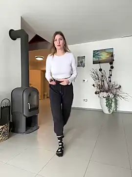 Snapshot of secretcrazy69 chatting on 6, 1, 2025 secretcrazy69 online show from 6, 1, 2025