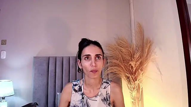 Snapshot of Nina_Cavaali chatting on 18, 10, 2025 Nina Cavaali online show from 18, 10, 2025