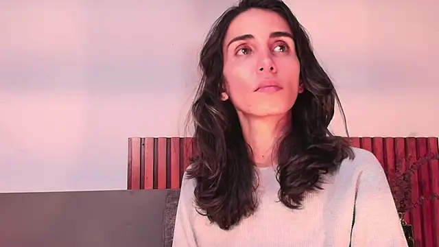 Snapshot of Nina_Cavaali chatting on 30, 10, 2025 Nina Cavaali online show from 30, 10, 2025