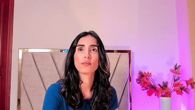 Snapshot of Nina_Cavaali chatting on 3, 11, 2025 Nina Cavaali online show from 3, 11, 2025