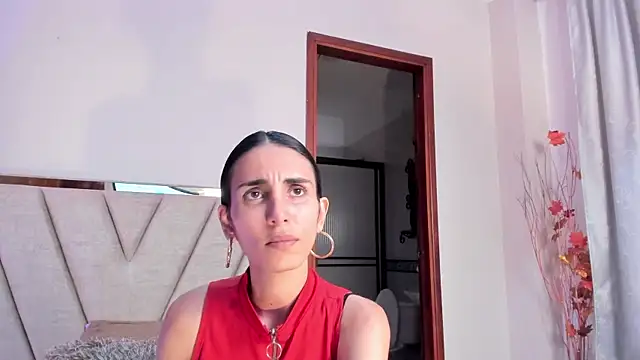 Snapshot of Nina_Cavaali chatting on 10, 11, 2025 Nina Cavaali online show from 10, 11, 2025