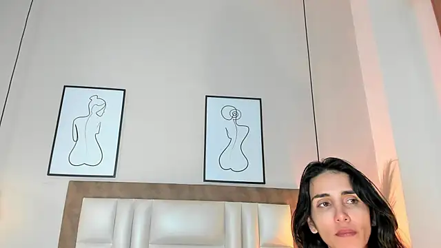 Snapshot of Nina_Cavaali chatting on 23, 11, 2025 Nina Cavaali online show from 23, 11, 2025