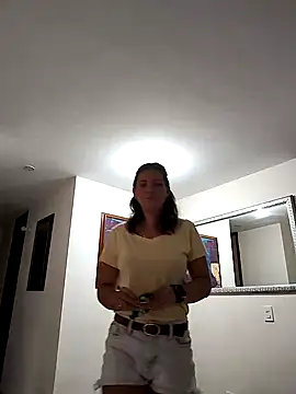 Snapshot of Mia_Hampton chatting on 4, 3, 2025 Mia Hampton online show from 4, 3, 2025