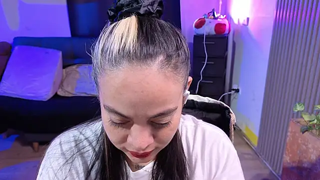 Cuttiealice online show from 16, 12, 2025