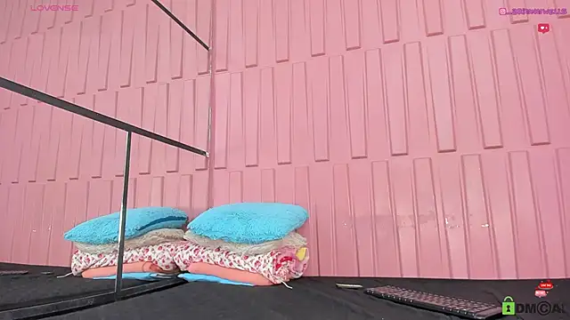 Briana Wells  online show from 4, 3, 2025