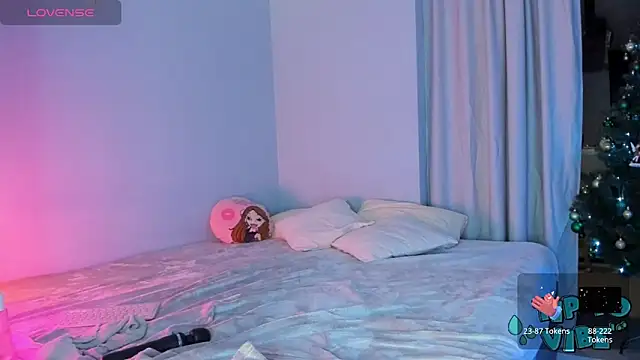 Snapshot of EllenMays chatting on 26, 12, 2024 EllenMays online show from 26, 12, 2024