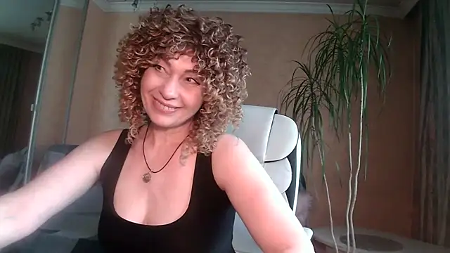 Roxolana Drim online show from 4, 4, 2026