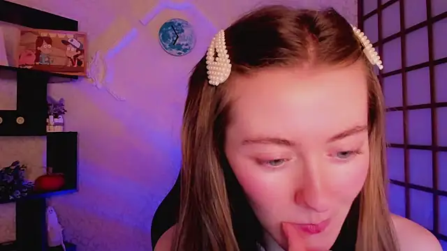 KateCuddle online show from 12, 12, 2024